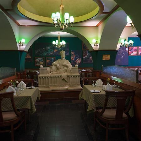 Speke Hotel 1996 Ltd Кампала Екстериор снимка