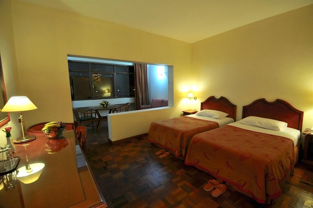 Speke Hotel 1996 Ltd Кампала Екстериор снимка