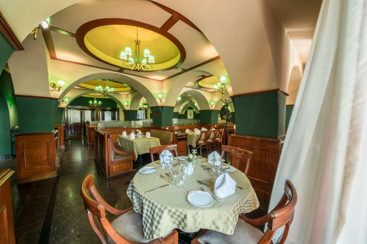 Speke Hotel 1996 Ltd Кампала Екстериор снимка